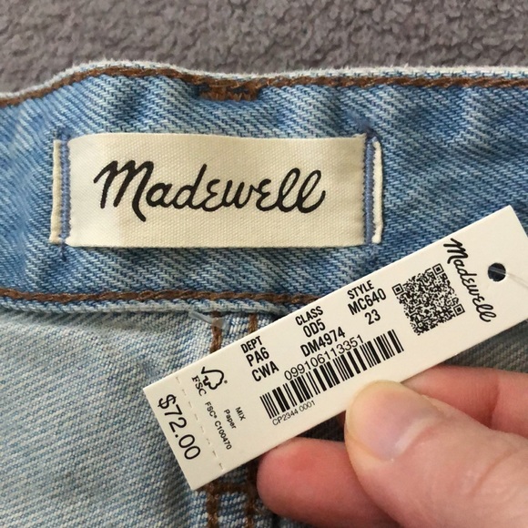 Madewell Relaxed Denim Shorts in Cedarcroft Wash 23 Light Blue - Picture 6 of 13